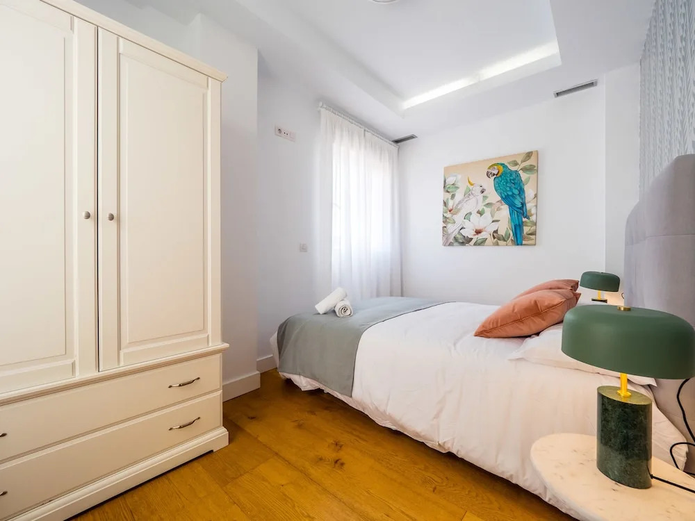 Central Sunny Penthouse Premium Apt