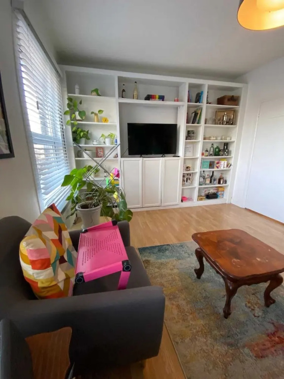 Vibrant & Funky 1BD Flat - 12 Mins to Stratford!