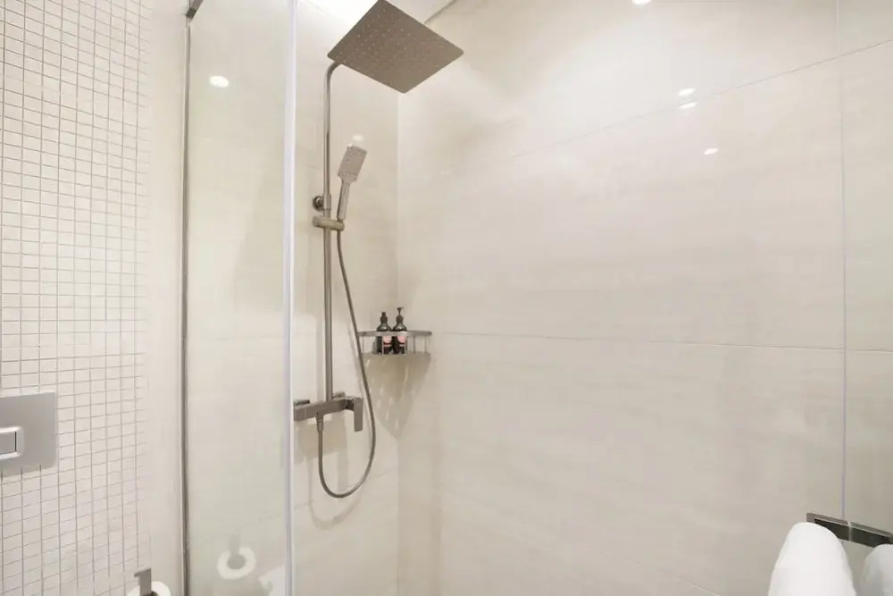 Easygo -exclusive 1BR in Business Bay