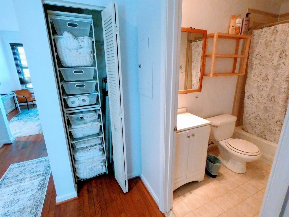 Hotspot On 17th St Nw 2br Steps To Dupont Circle 2 Bedroom Apts