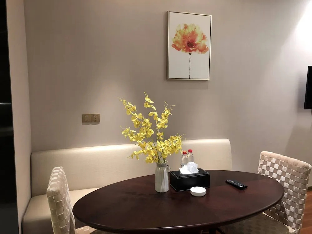 Suzhou Artrip Holiday Hotel