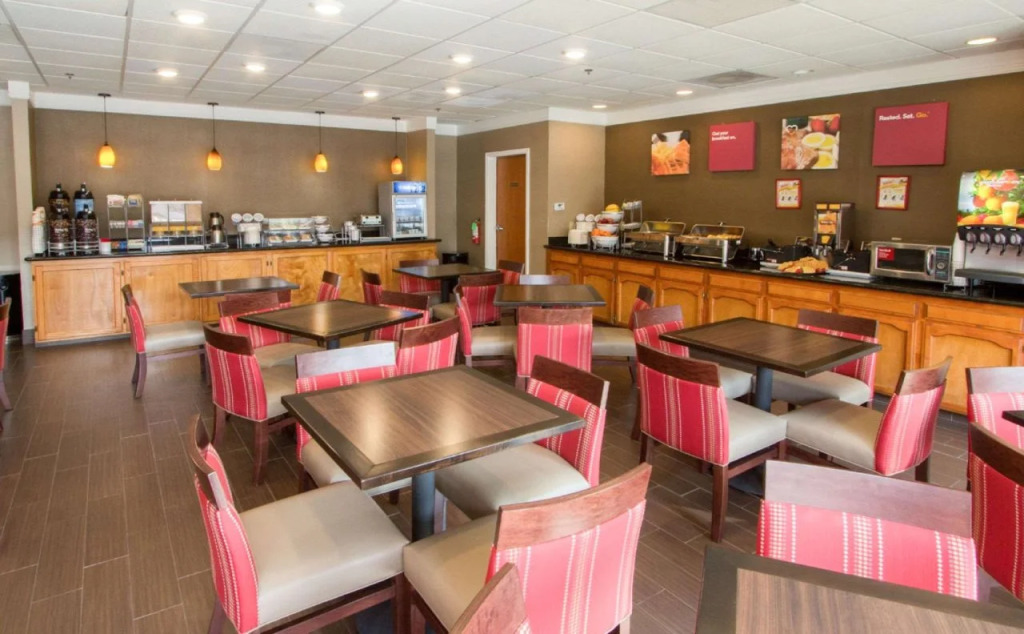 Comfort Suites Visalia - Convention Center