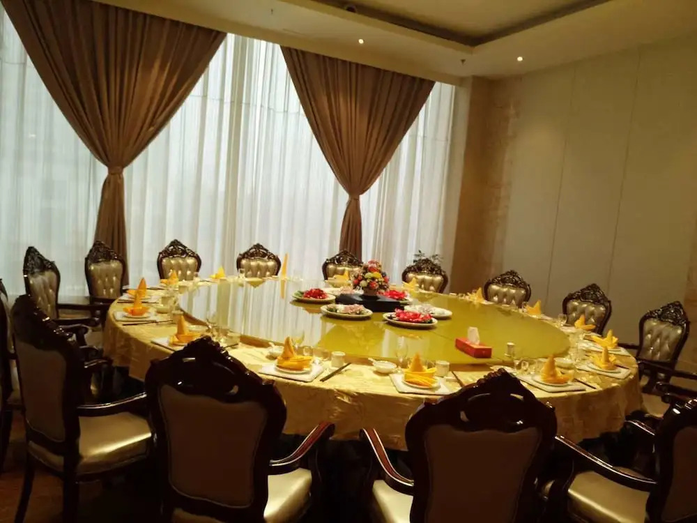 Luoyang Zhenghe Hotel