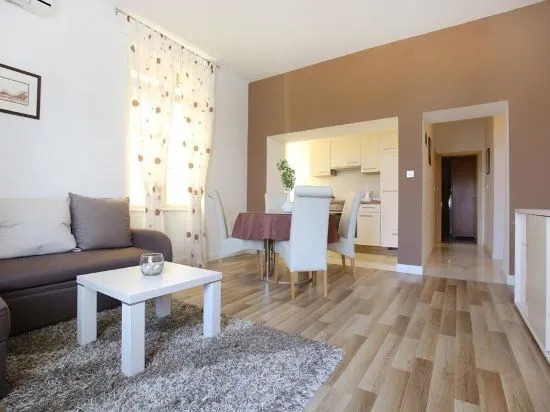 Bay View Apartment