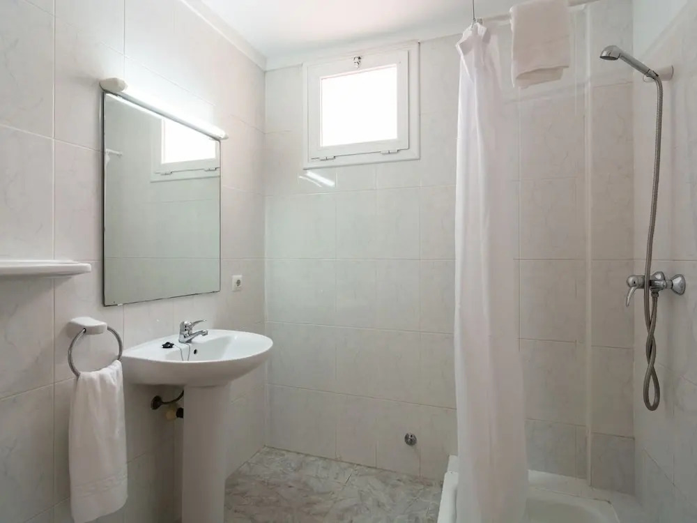 Alluring Apartment in Empuriabrava With Swimming Pool