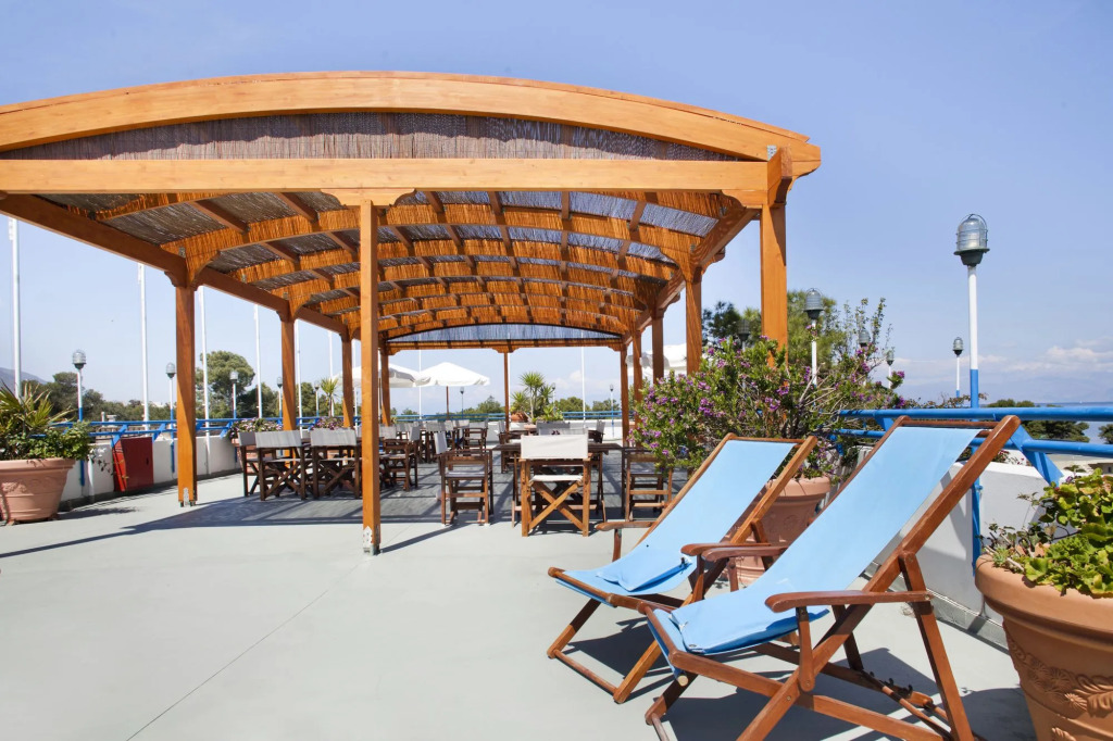 Daphne's Club Hotel Apartments