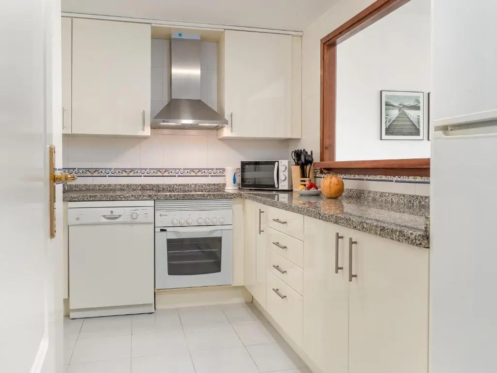 2290-Apt with Terrace Sea View And Pools