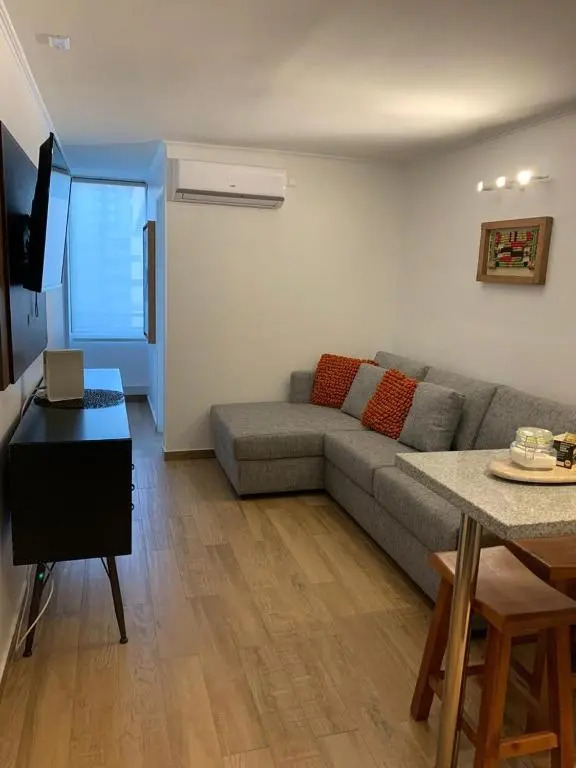 Apartament Condo Amueblado, ENCOMENDEROS 200 El Golf, Las Condes Santiago con vista al Costanera Center