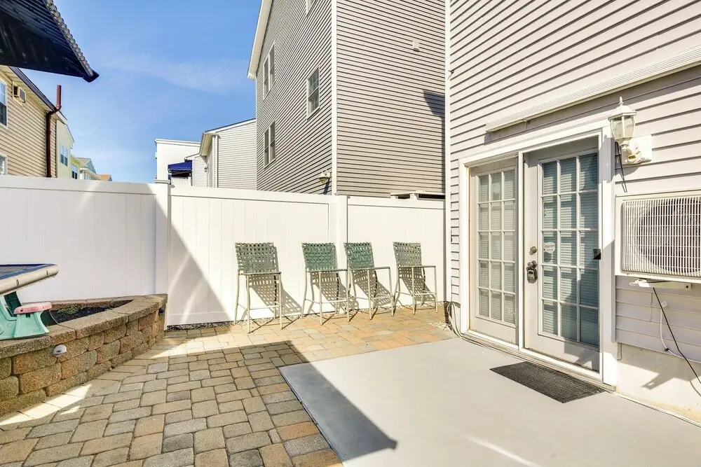 Walk to Beach: Wildwood Apt w/ Balcony!