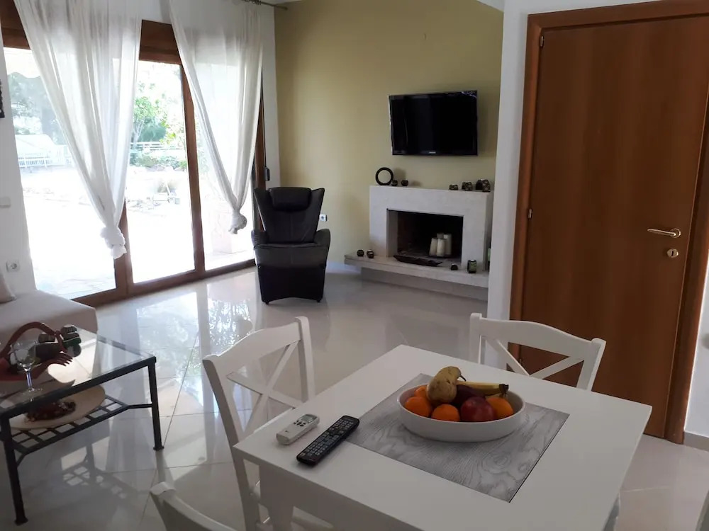 Angelikis Holiday House