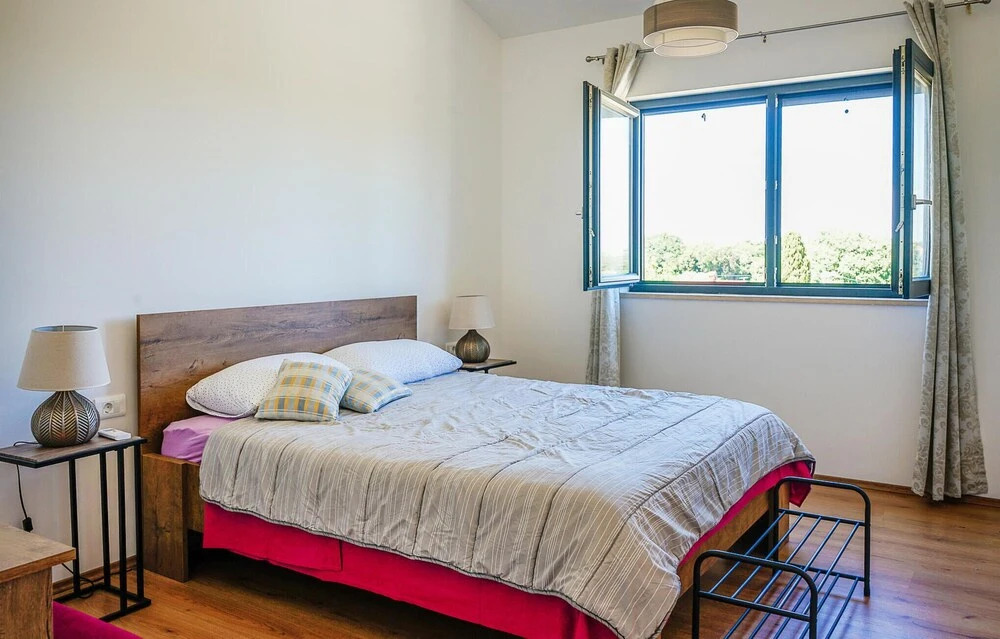 Awesome Home in Vintijan With 3 Bedrooms, Wifi and Outdoor Swimming Pool