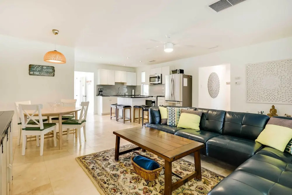 St Augustine Cottage w/ Fire Pit - Walk to Pier!