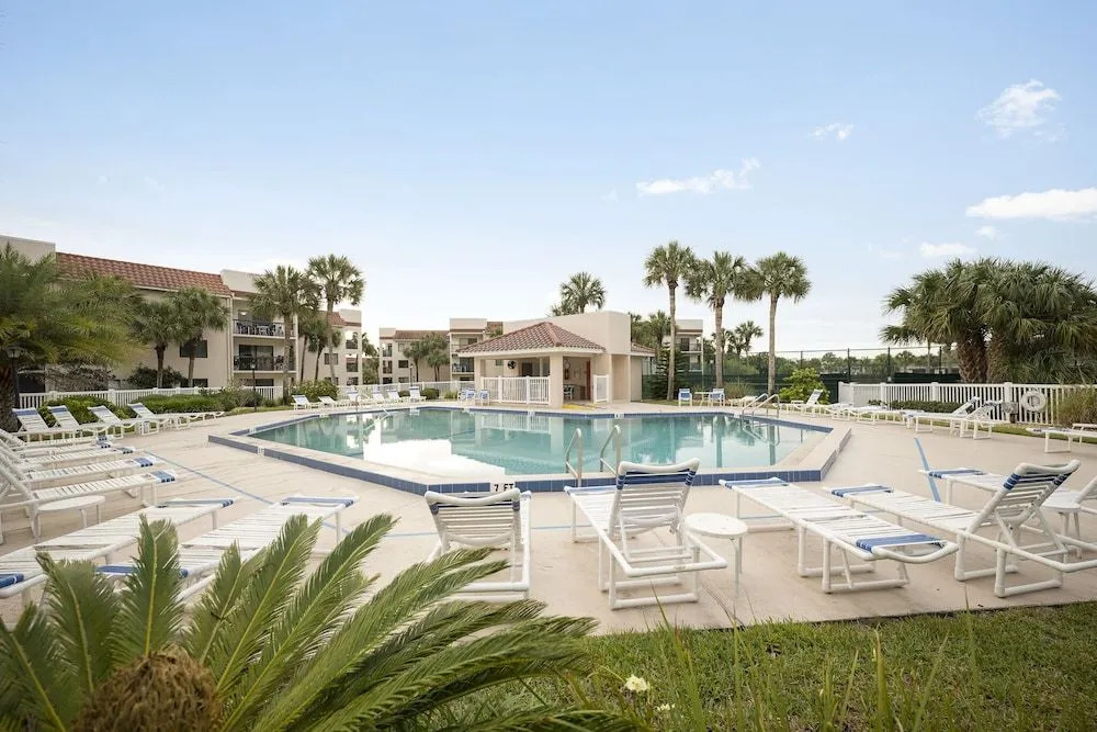 Ocean Village Club J17