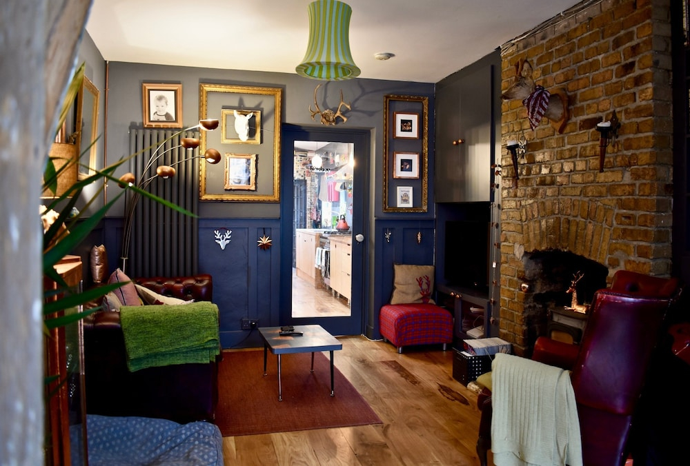 Quirky 2 Bedroom House in Dublin