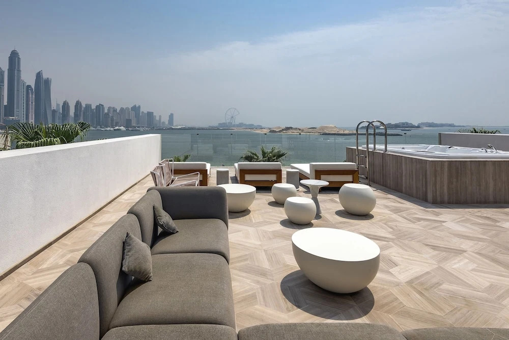 Maison Privee - Glamourous Apt with Sea Views at FIVE Palm
