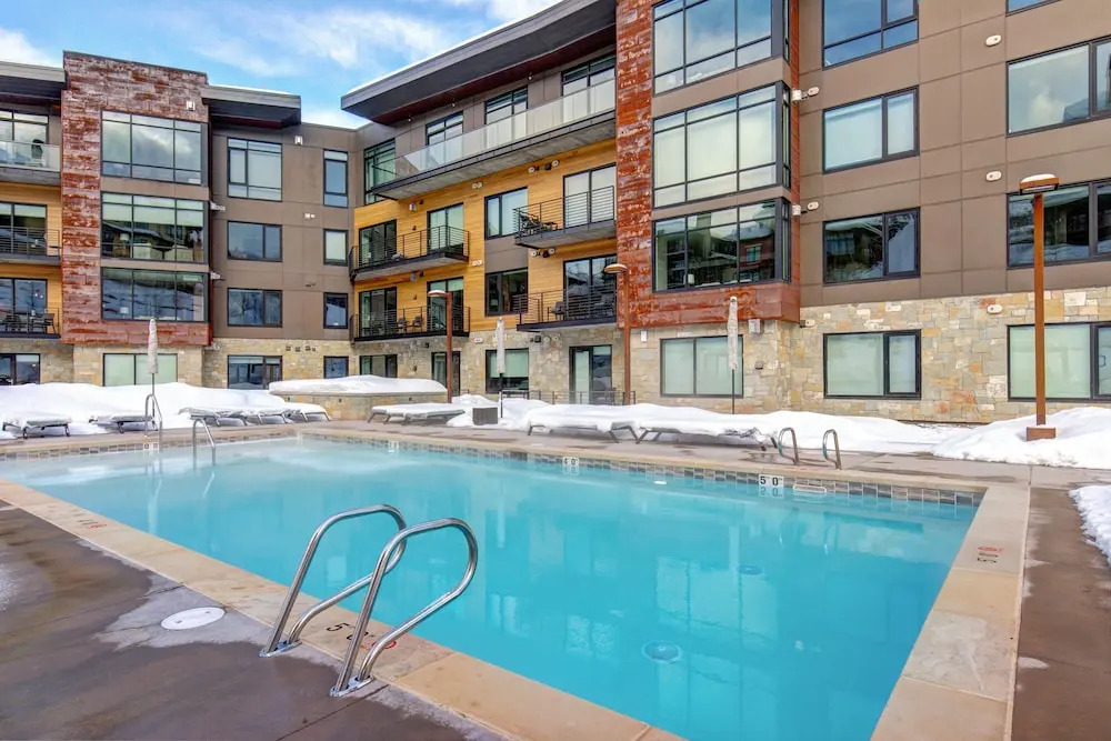 New Listing! All-suite Ski-in/ski-out Haven 3 Bedroom Condo