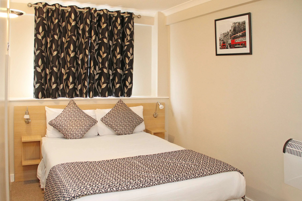 Lansdowne Hotel