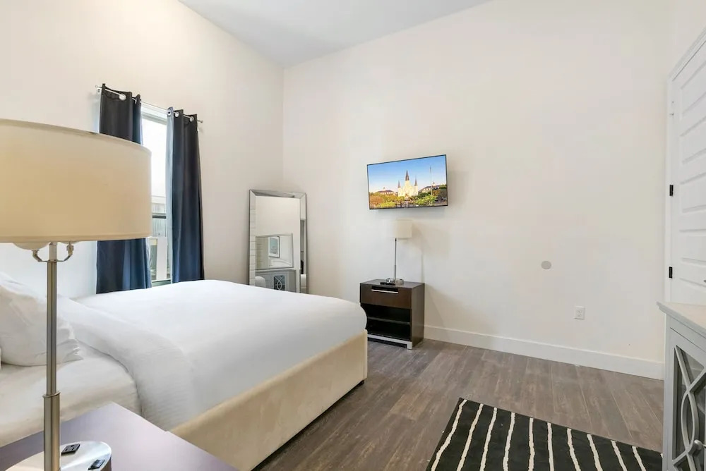 Breathtaking Condos Near French Quarter