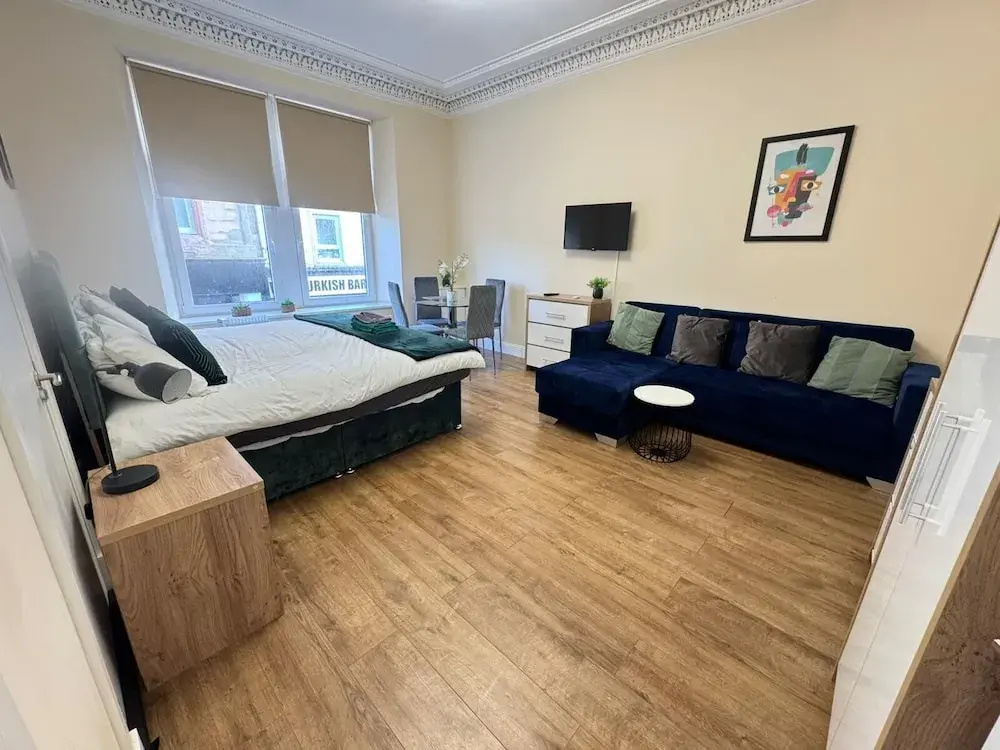 Apartment 2- 216 High Street