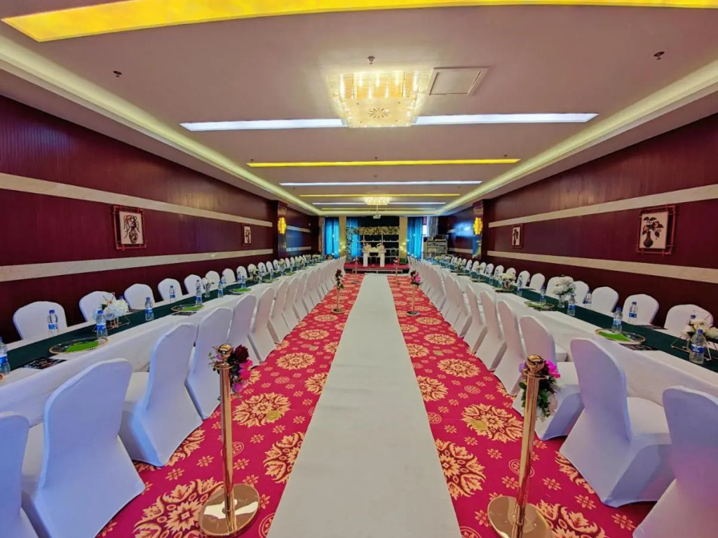 Golden Peacock Hotel Blantyre