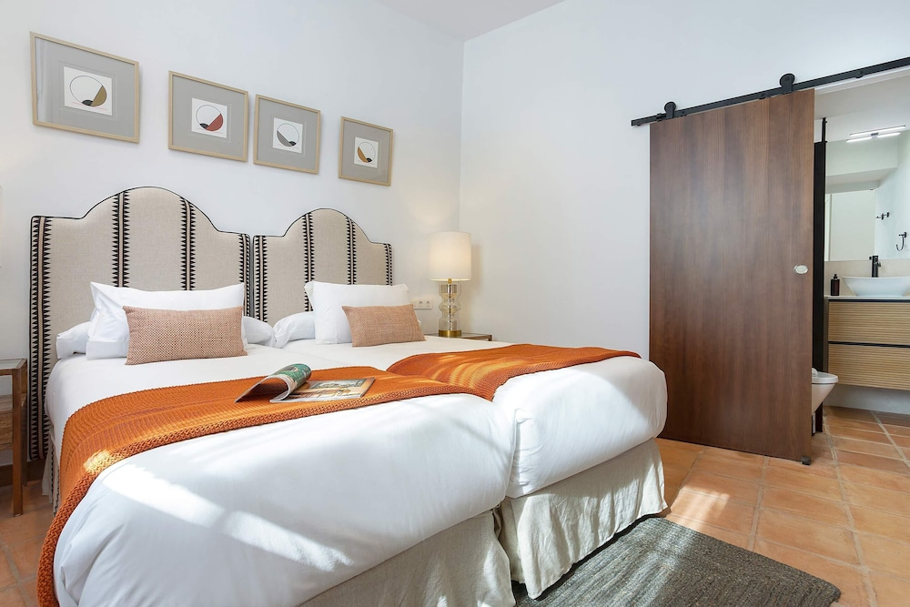 Exclusive 5 Rooms Traditional House in Cordoba. Casa San Pedro