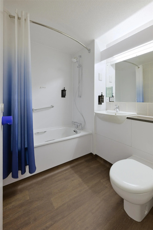 Travelodge Cardiff Llanedeyrn