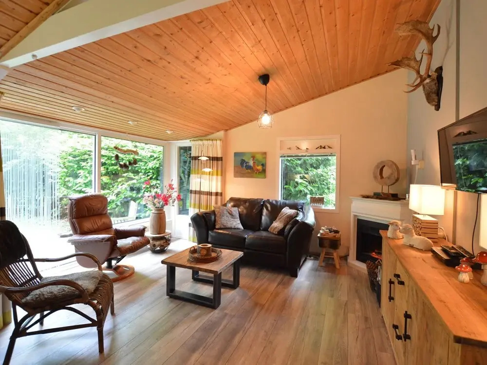 House in Hunzebergen Near Forest Trails