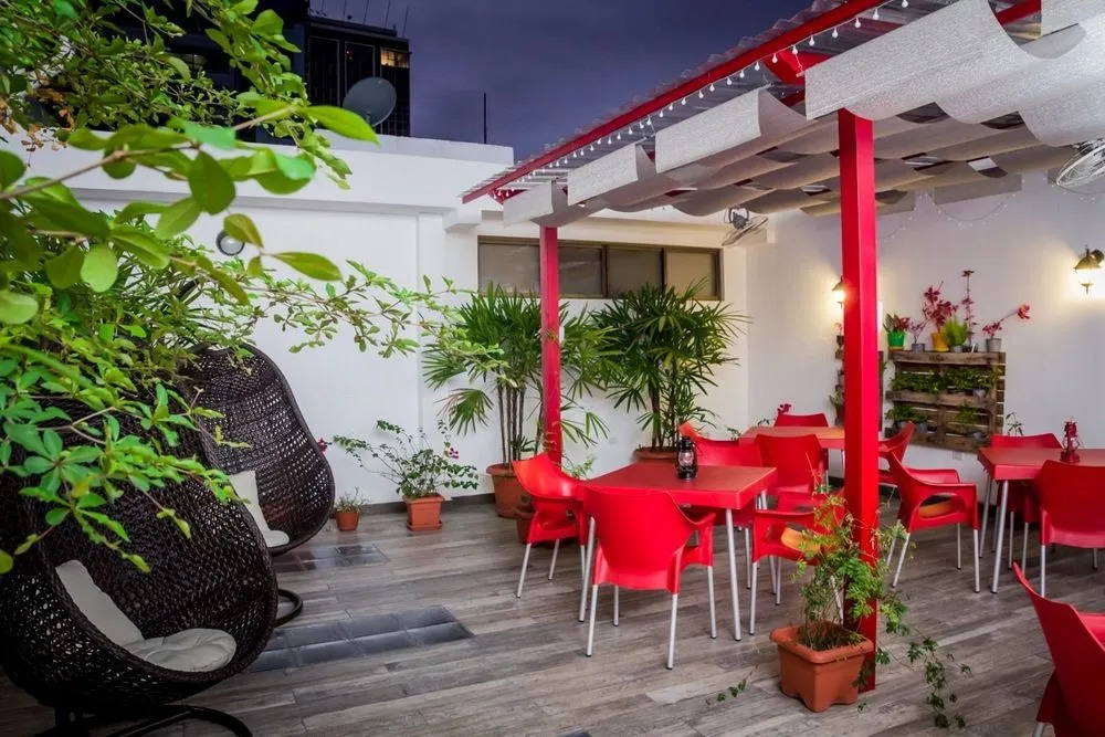 Tomo Hostel