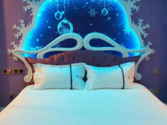 Yinhe Theme Apartment (Taiyuan Shimao Shop)
