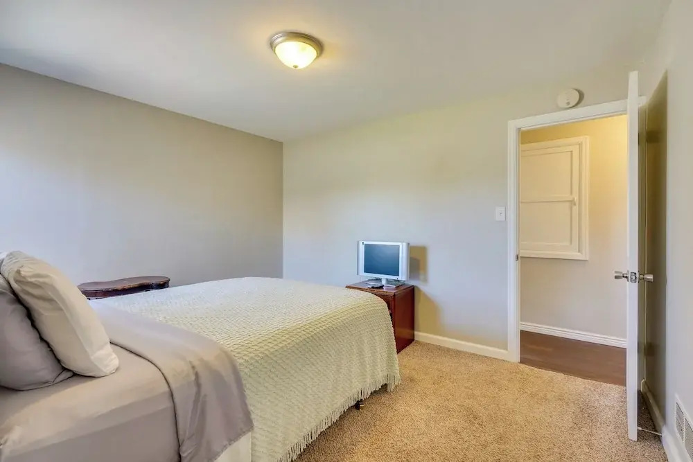 Pueblo House by Riverwalk, 2 Miles to Fairgrounds!