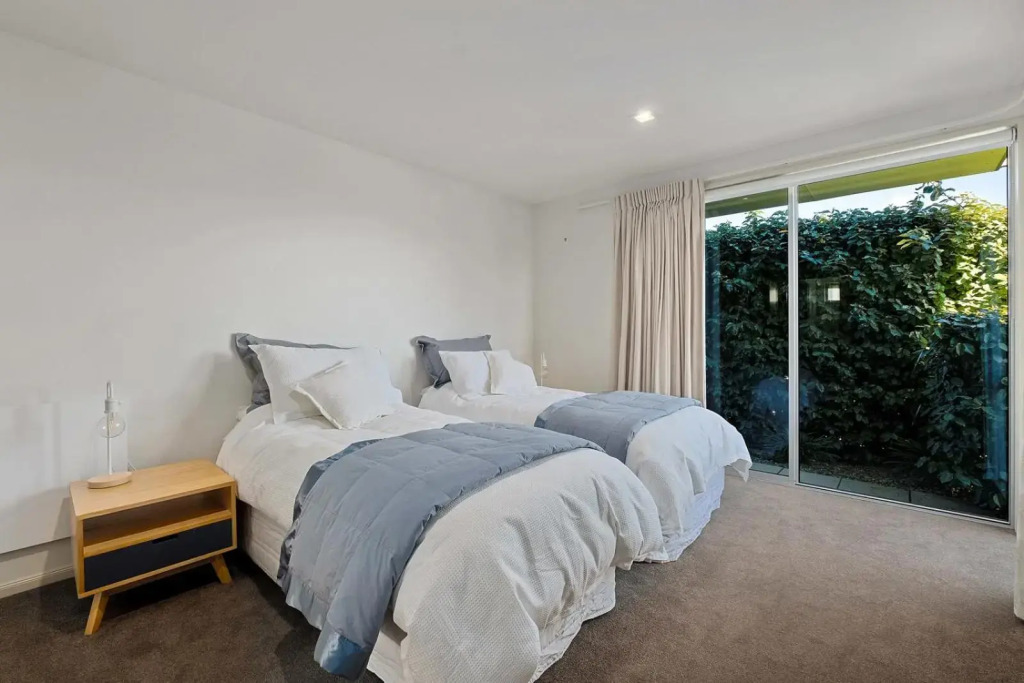 Kings View - Wanaka Holiday Home