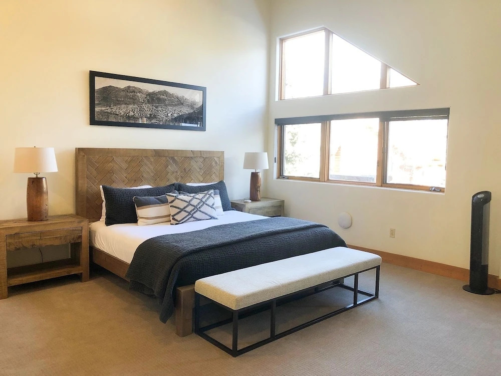 Bear Creek Lodge 407 4 Bedroom Condo by Alpine Lodging Telluride