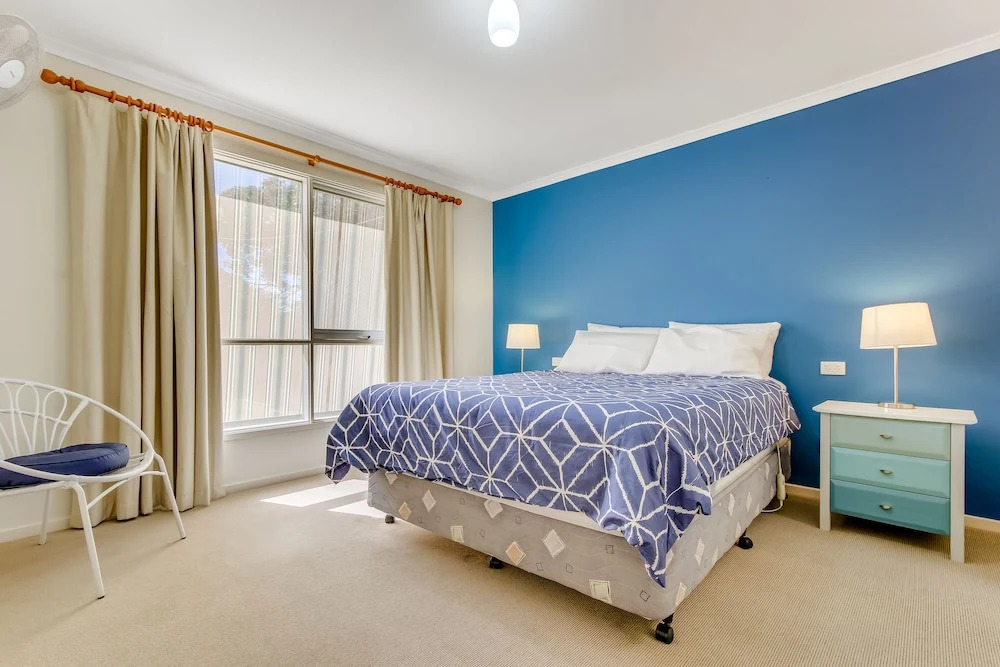 The Point - Spacious Waterfront Escape