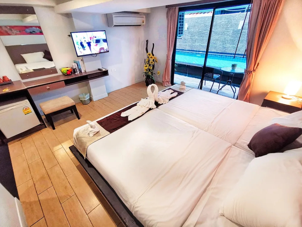 Scandia Beach Hotel - Soi 7 Best Location - 200m to Beach next to Food Market