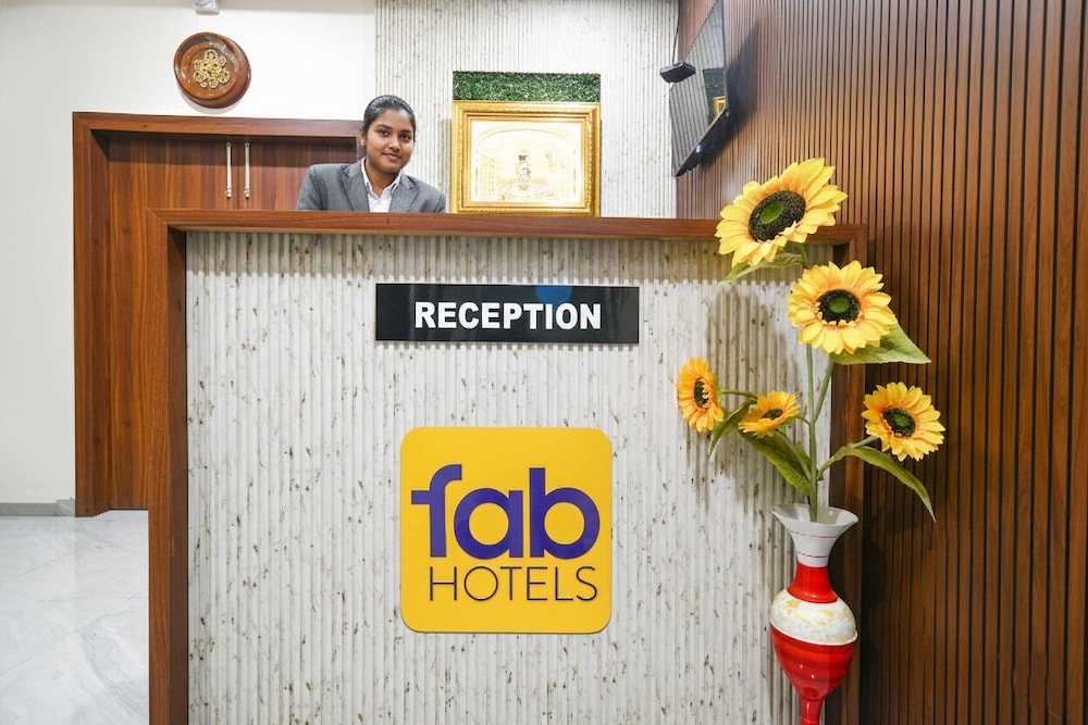 Fabhotel Capital Inn