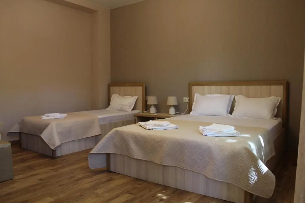 Emis Hotel
