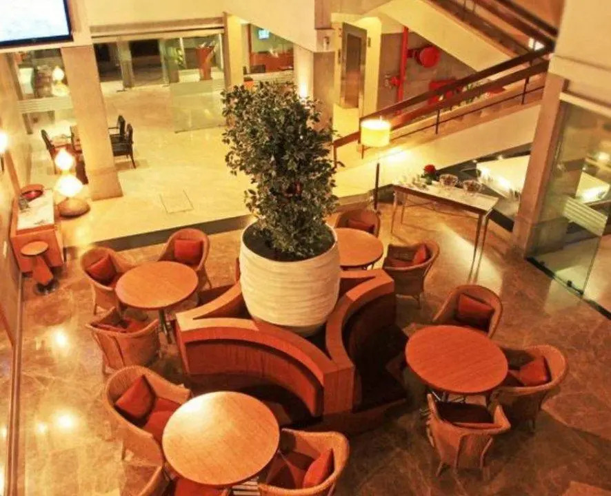 Hotel Woodland