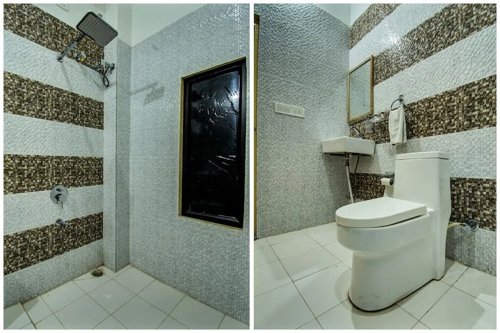 OYO 16578 RS Palace