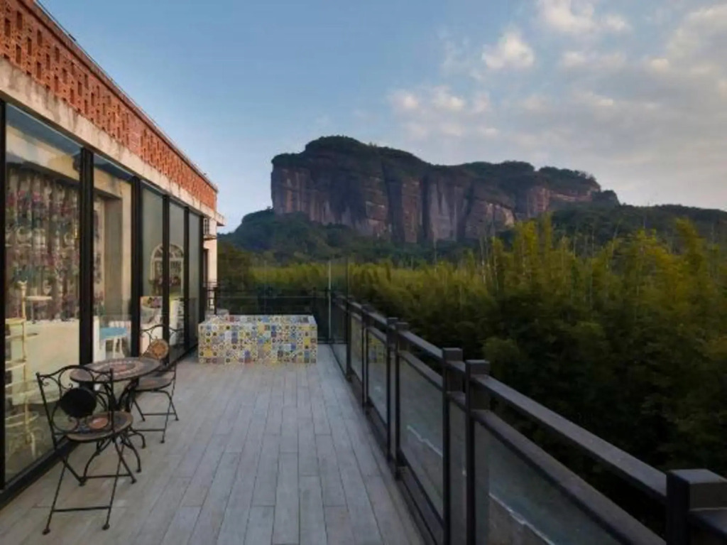 Wuyou Tongjin Mountain Inn
