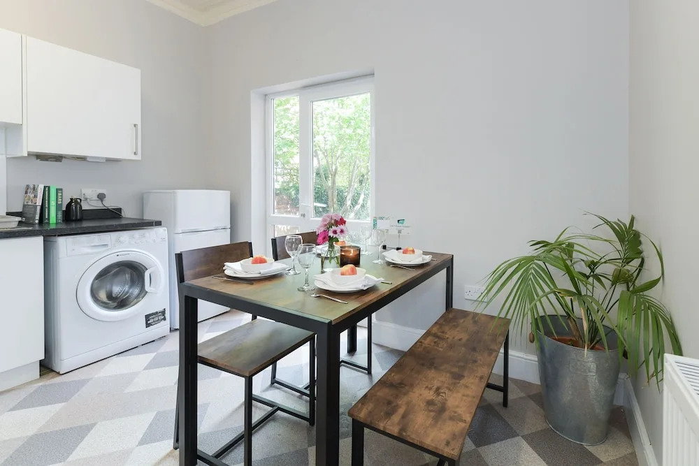 The Linden Grove Apartments