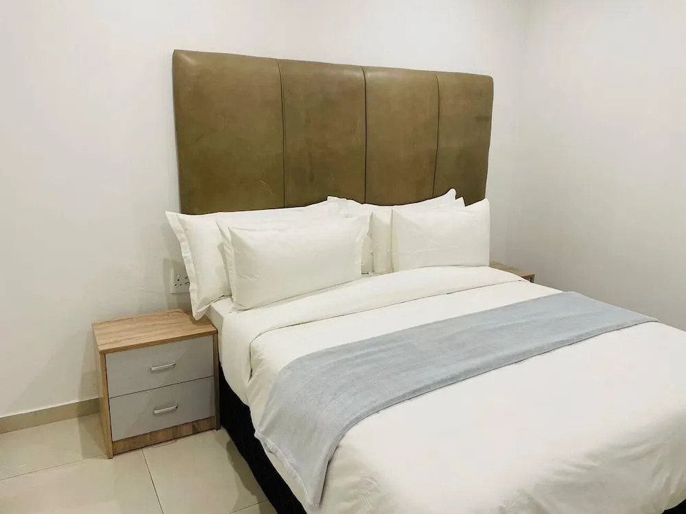 Canvas Lofts 1 Famona Modern 2-bed - 2310