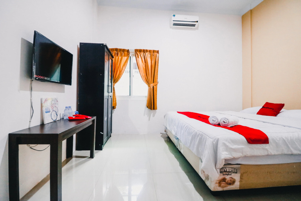 RedDoorz @ Jalan Krakatau Medan