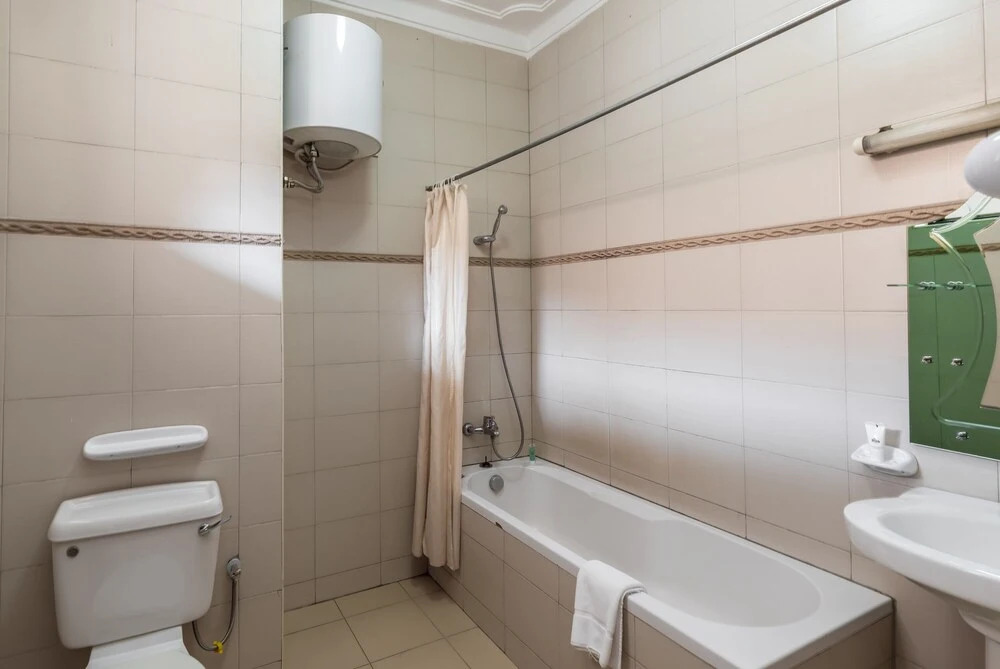 Entebbe Traveller'S Hotel