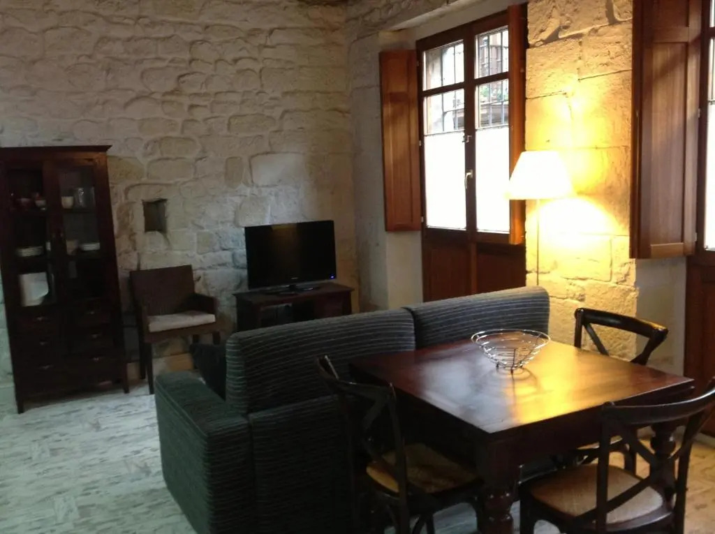 Apartamentos Rurales La Villa de Piedra