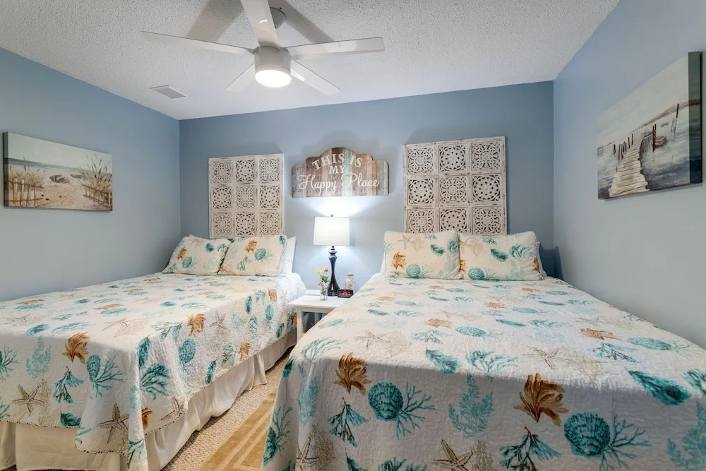 Marylander Condominiums, 90 steps from the beach