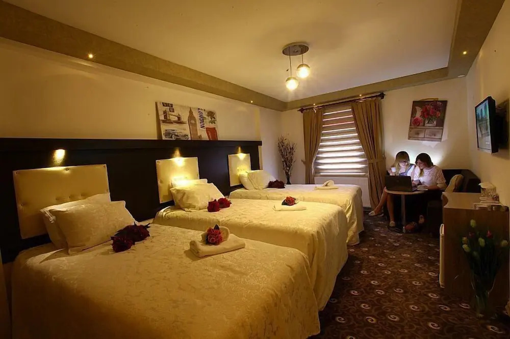 City Hotel