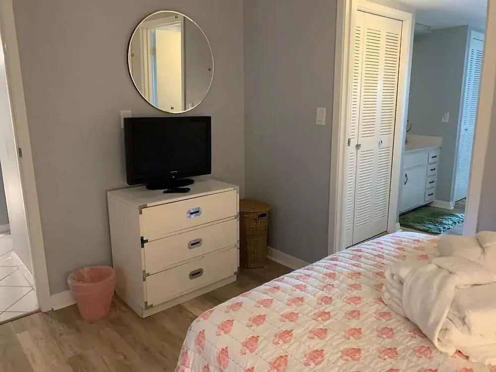 Oceanfront Condo, Steps to the Sand 4 Bedrooms 3 Bathrooms Condo