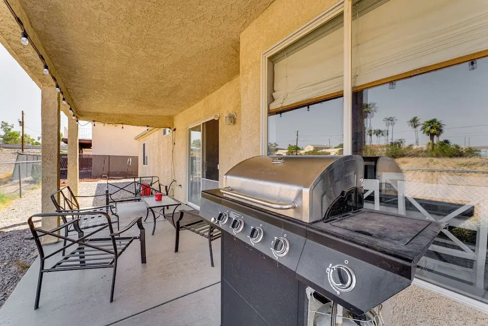 2 Mi to Colorado River Beach: Bullhead City Home