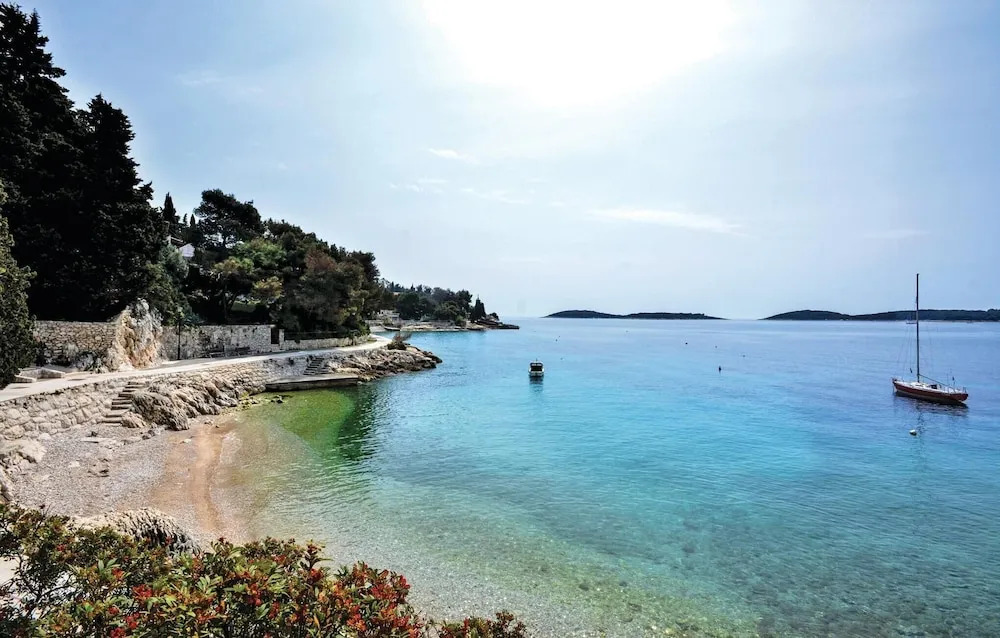 Stunning Home in Hvar With Wifi and 2 Bedrooms
