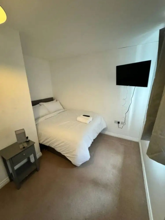 Colchester Retreat 4BR 2bath Ample Street Parking